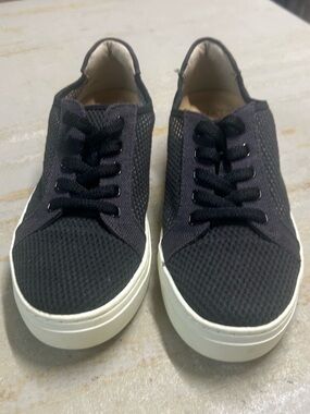 Naturalizer Cario 4 Black Perforated Mesh Sneakers Comfort shoes Womens Size 7W